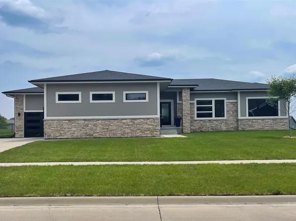 1604 Westside Dr, Polk City, IA 50226