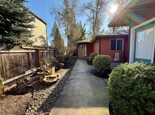 6916 SW 104th Ave, Beaverton, OR 97008