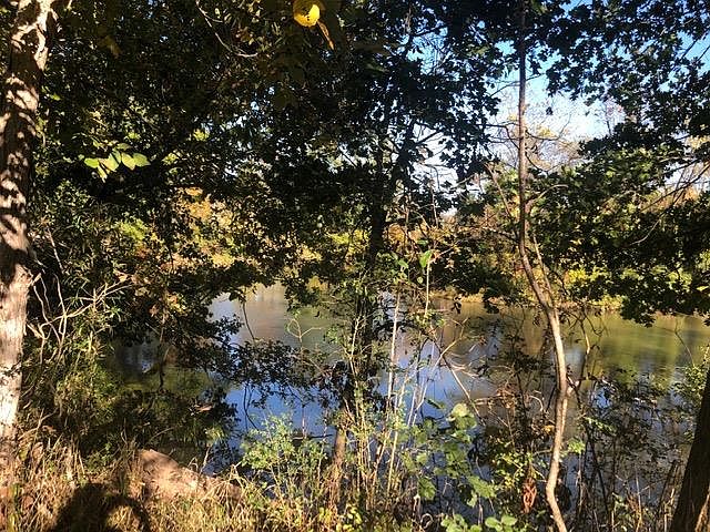 1st image of 1138 Lakeside Dr