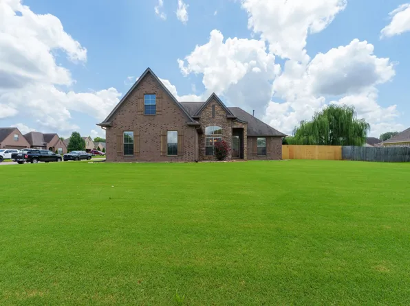 435 Lakewood Dr, Oakland, TN 38060