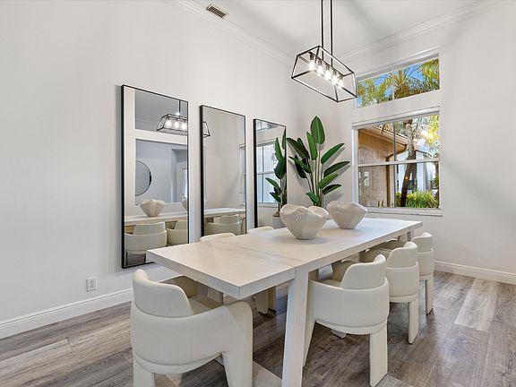 4th image of 2458 Greenbrier Court