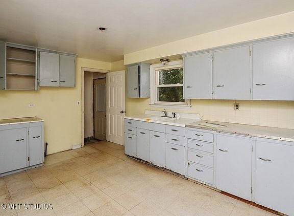 4th image of 1931 Kellogg Ave