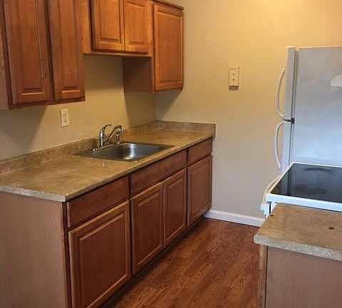 3rd image of 144 E I St #4298380