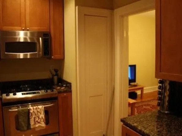 303 S Arthur Ashe Blvd #8, Richmond, VA 23220
