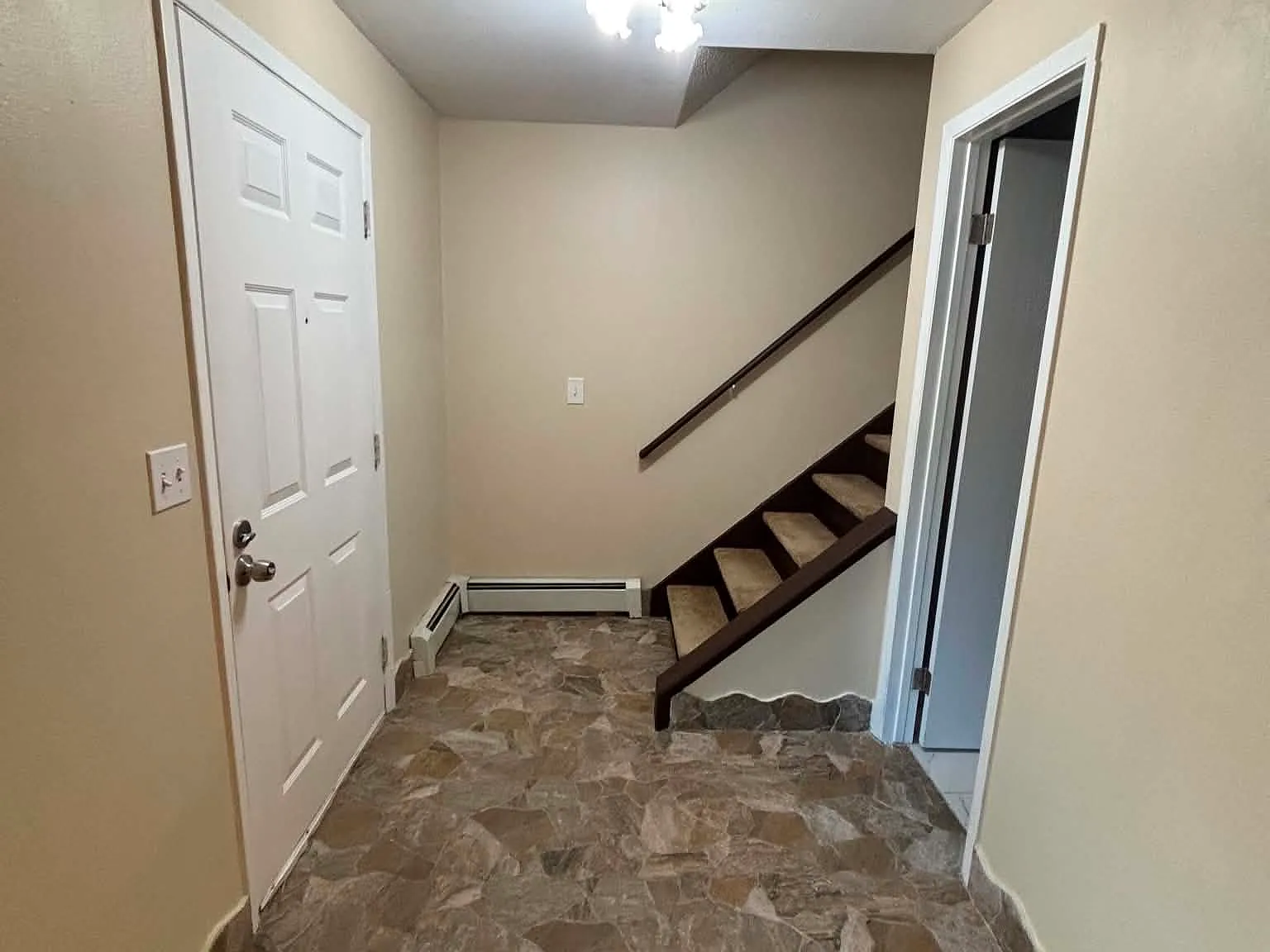 2 bed, 1.5 bath, 944 sqft, $2,000 — Photo 3