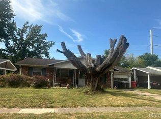 2216 Foggy Bottom Dr, Florissant, MO 63031