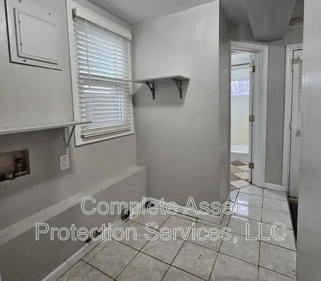 7209 Catherine St — Photo 11