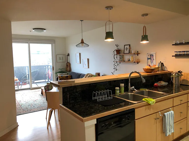 4710 Holiday Dr #202 — Photo 7