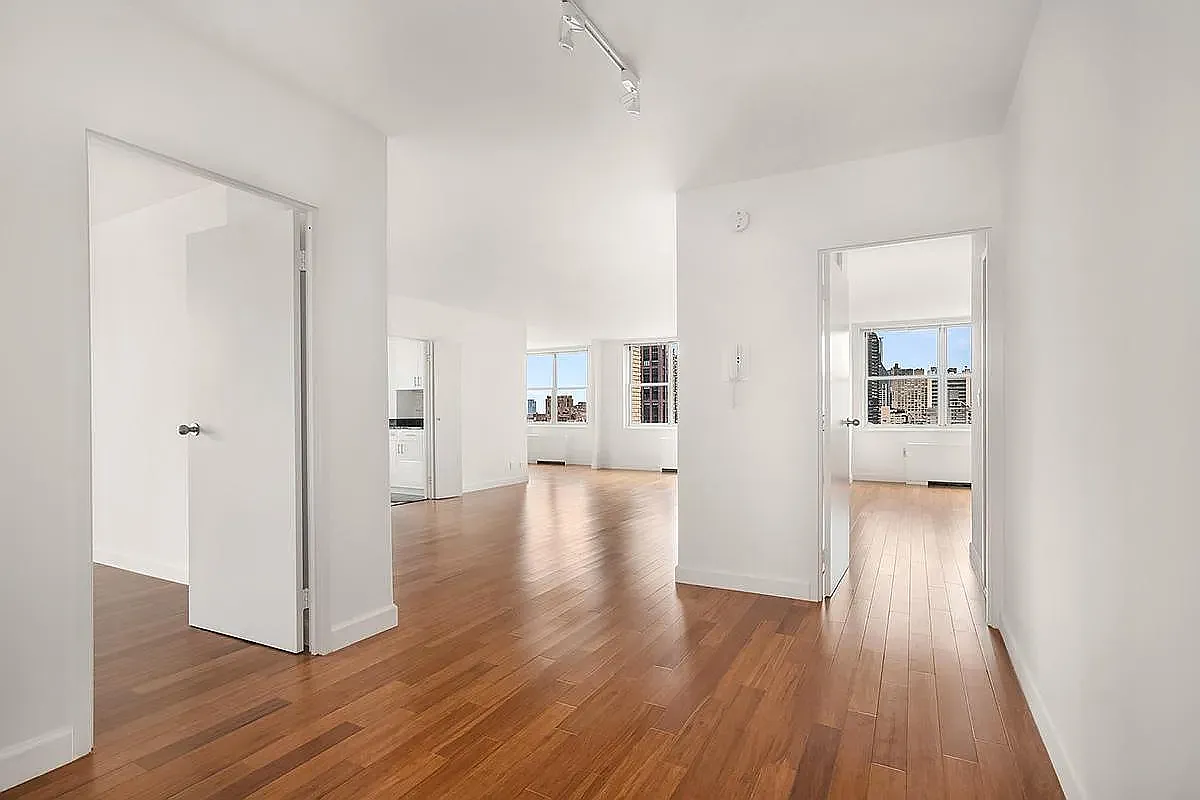 300 East 56th Street — Photo 2