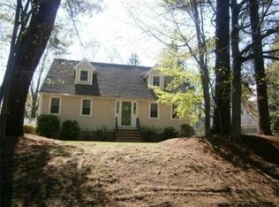 15 Ledge Rd, Haverhill, MA 01830