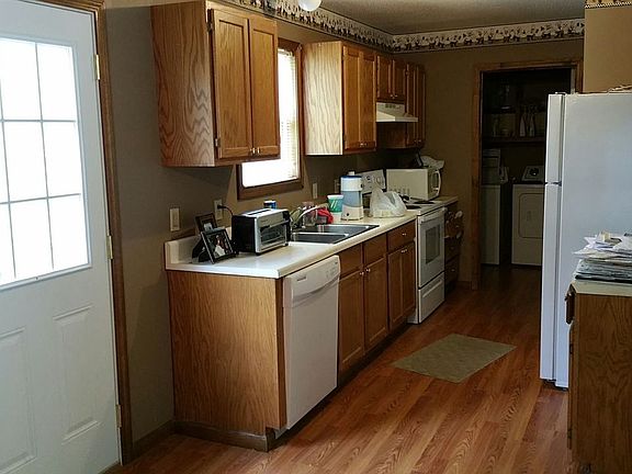 3rd image of 116 J B Ave