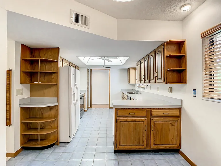 1158 Carmel Cir #430 — Photo 6