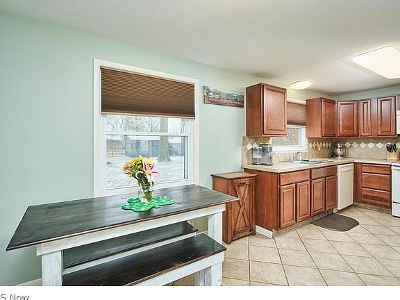 4th image of 207 McIlvaine Dr