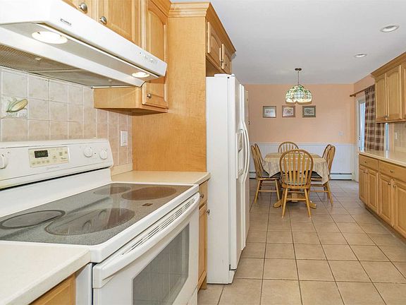 4th image of 1 Burgess Ln
