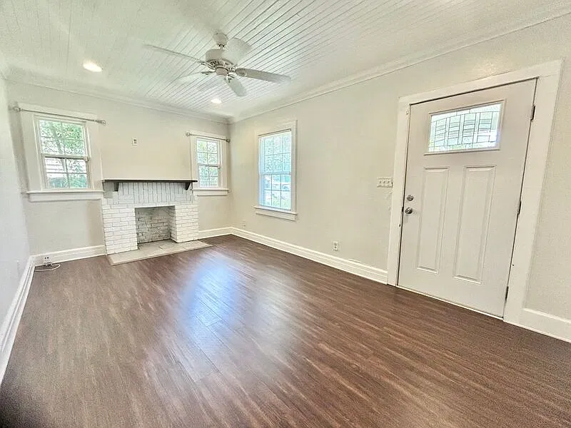 2 bed, 1.5 bath, 950 sqft, $1,800 — Photo 4