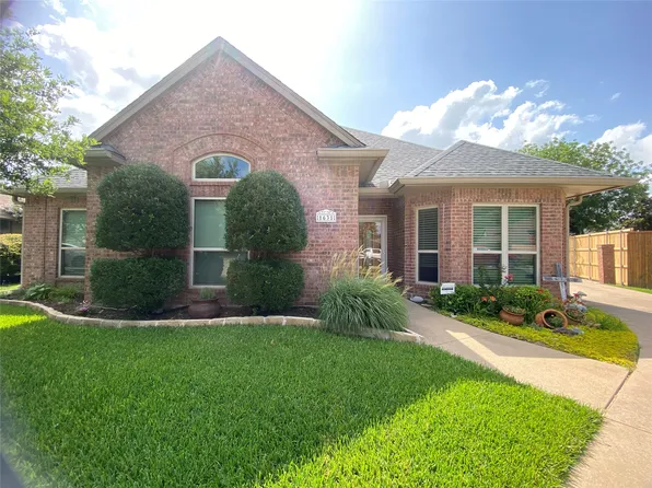 1631 Greenway Ct, Midlothian, TX 76065