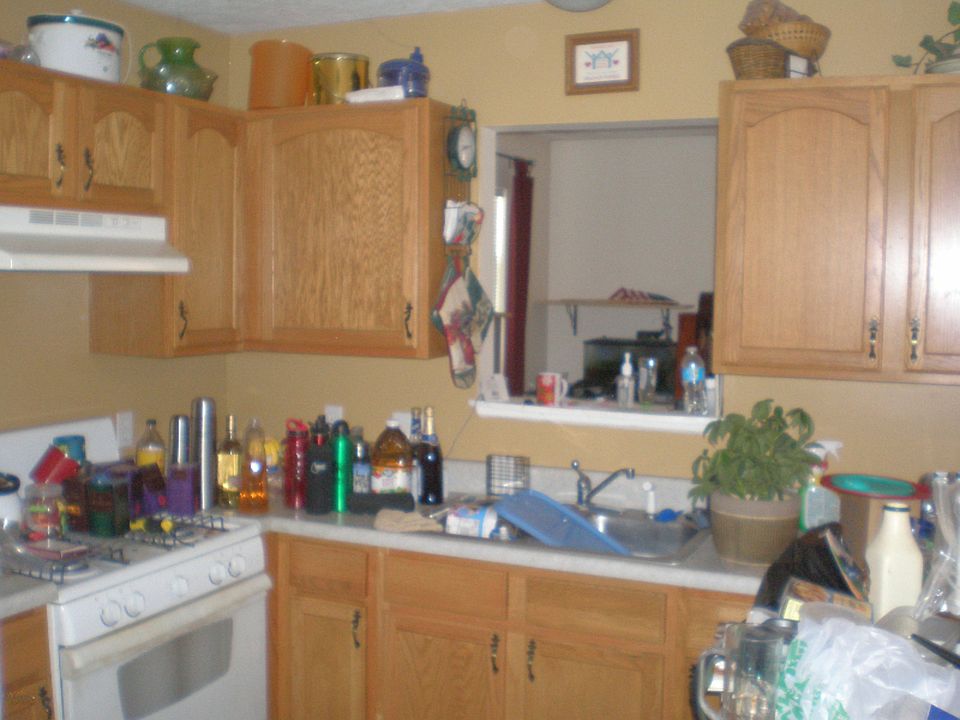 2nd image of 807 Bowes Rd