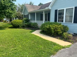 121 Amherst Ln, Falling Waters, WV 25419