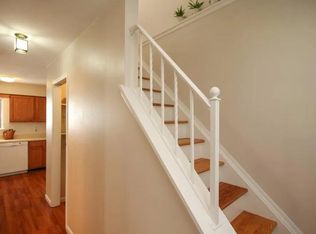 3217 Farmbrook Ct, Ann Arbor, MI 48108