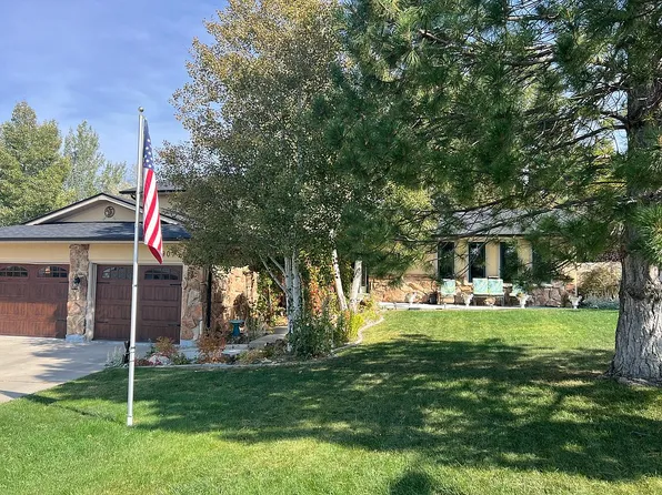 3907 E 19th St, Casper, WY 82609