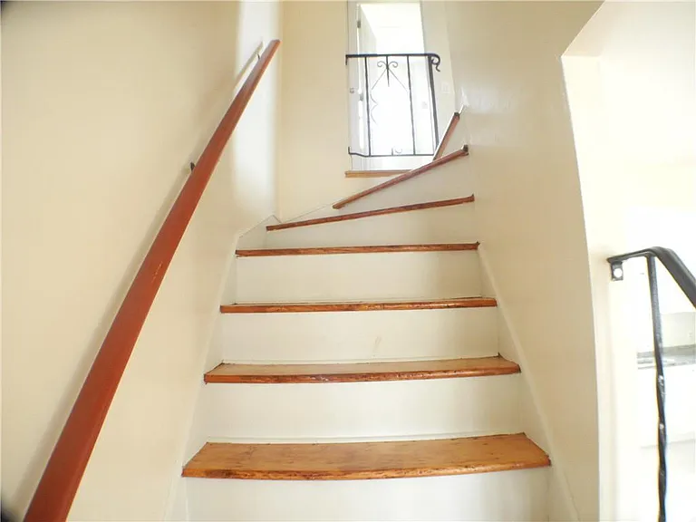 5 Hospital Rd — Photo 6