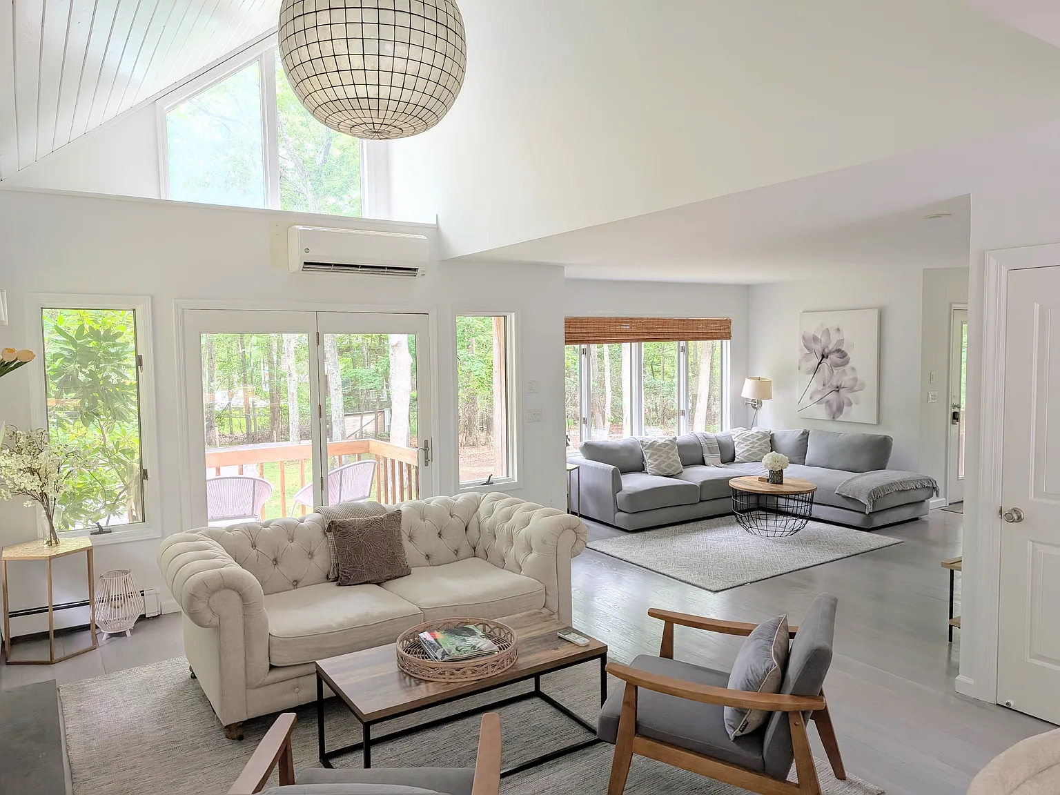 Southampton Stunner: Serene Property, pool & walk to beach — Photo 4