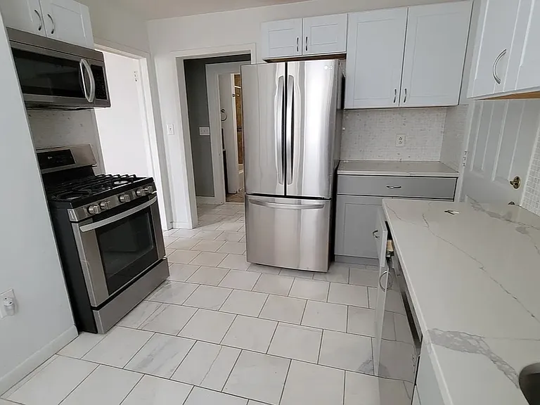 39 Alden St — Photo 7