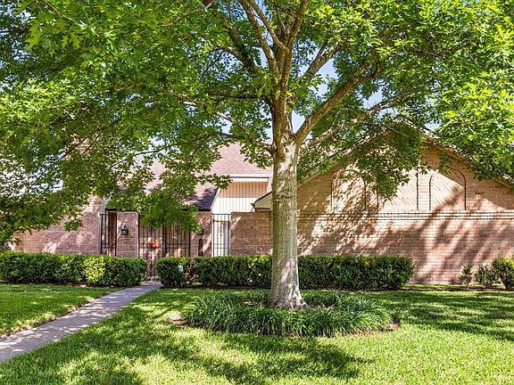 3rd image of 14014 Briar Place Dr