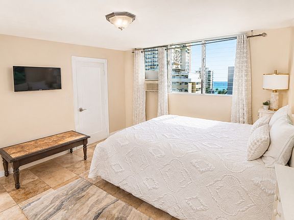 4th image of 2442 Kuhio Ave APT 1101
