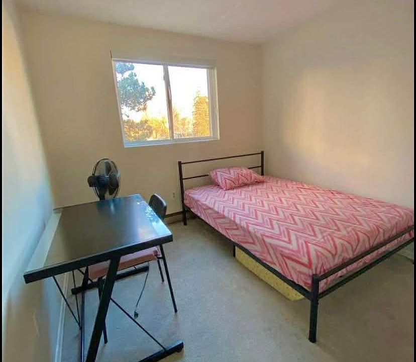 1st image of 53 Taunton Rd E