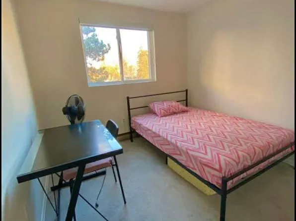 53 Taunton Rd E, Oshawa, ON L1G 3T6