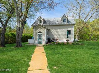 325 Sweetmans Ln, Millstone Township, NJ 08535