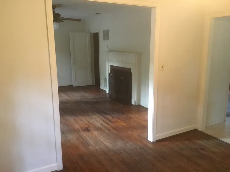 1811 Slater St — Photo 2