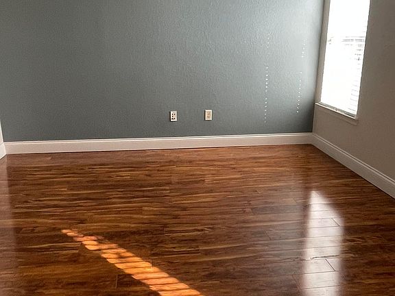 3rd image of 5001 Wellington Park Cir