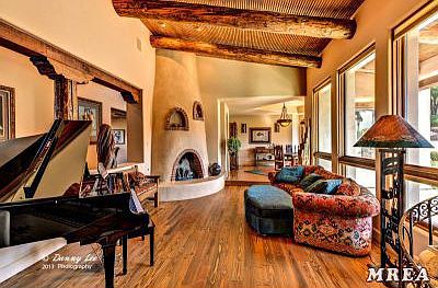 Sunken Living Room off Entryway