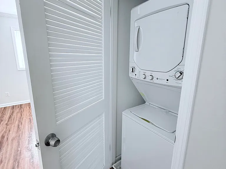 34 Gray St #3 — Photo 11