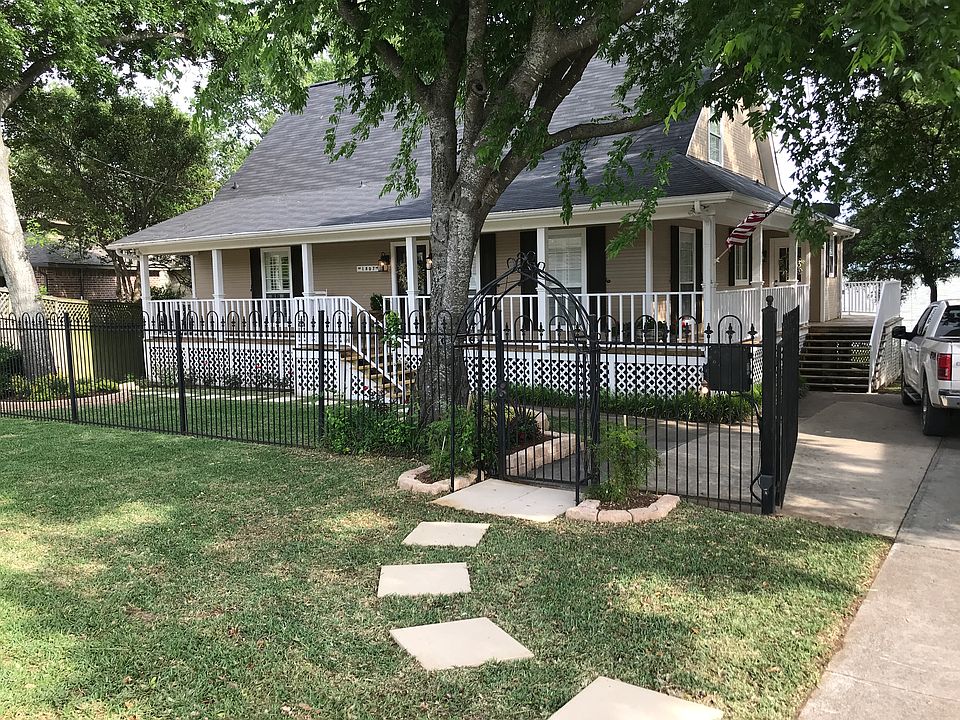 1st image of 1809 E Lake Dr