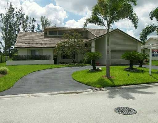WATERFRONT ESTATE HOME ON 1/3 ACRE