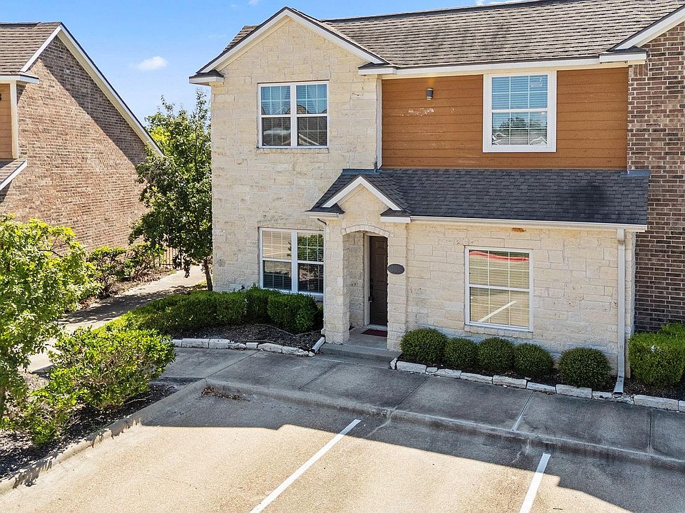1st image of 301 Sw Pkwy #308