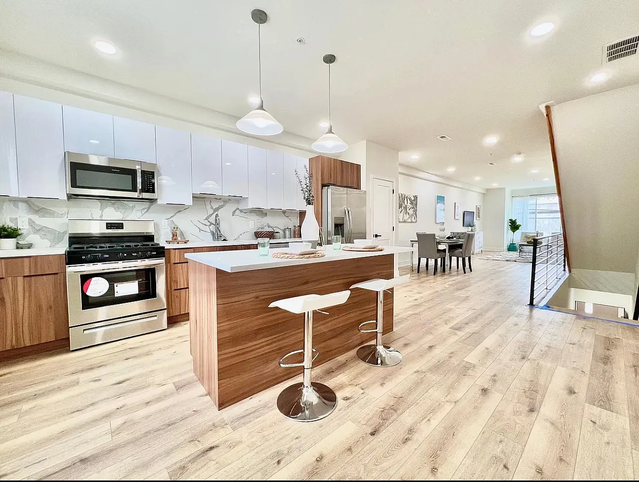2510 E Tioga St — Photo 4
