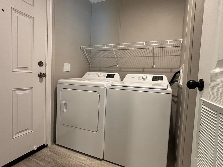1415 Fisk Rd — Photo 30