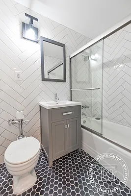 Rented by Nolita Group | media 2