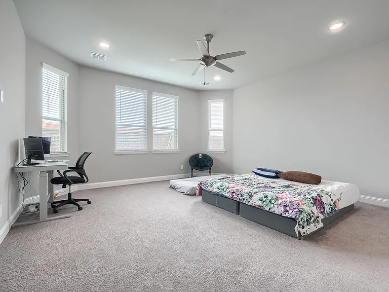 929 Newcastle Dr — Photo 17
