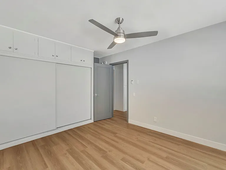 Palm View Village Inglewood — Photo 12