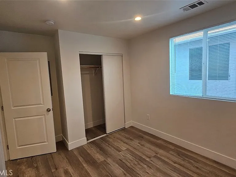 10962 1/2 Avalon Blvd — Photo 32