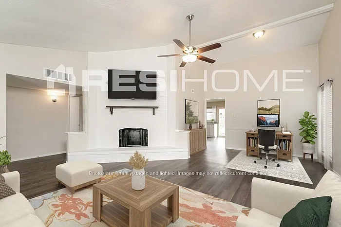 3 bed, 2.0 bath, 1736 sqft, $2,345 — Photo 4