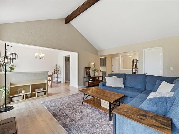 4th image of 10109 N McGee Ct