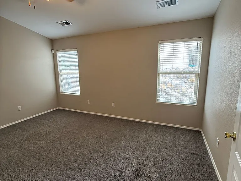 2526 Tuscan Hills Ln — Photo 25