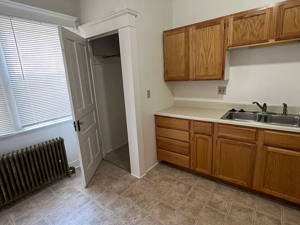 421 Abbot Rd