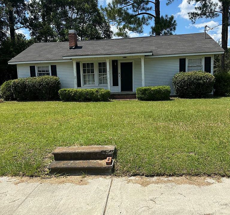 1st image of 909 S Dogwood Dr